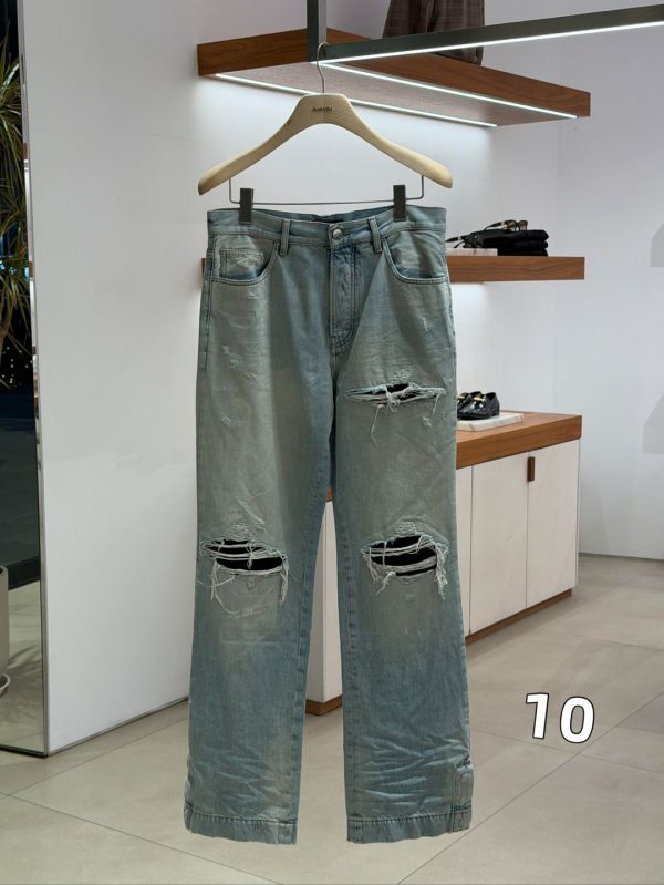 Based on the quantity you ordered, it is usually a mixed shipment of multiple styles