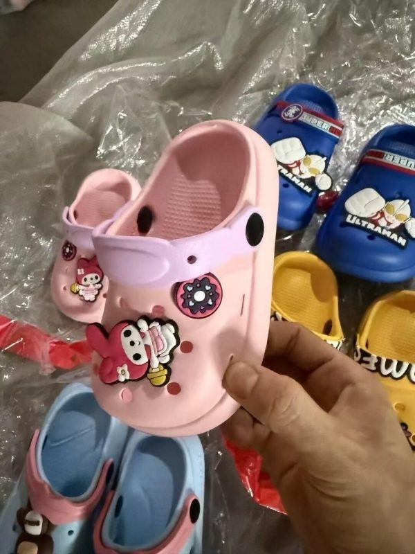 children’s slippers wholesale many styles and colors ages 3-12 comfortable and durable material