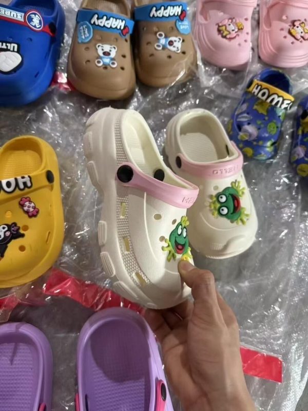 children’s slippers wholesale many styles and colors ages 3-12 comfortable and durable material