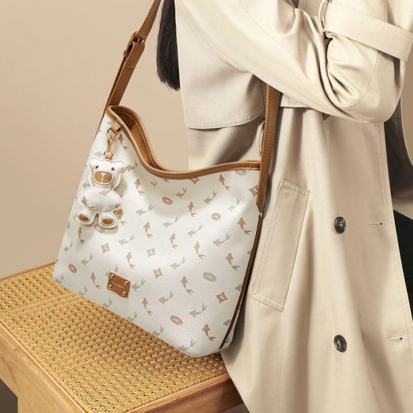 Best-selling leather handbags, top-grain leather, multiple trendy styles, durable and stylish, global shipping