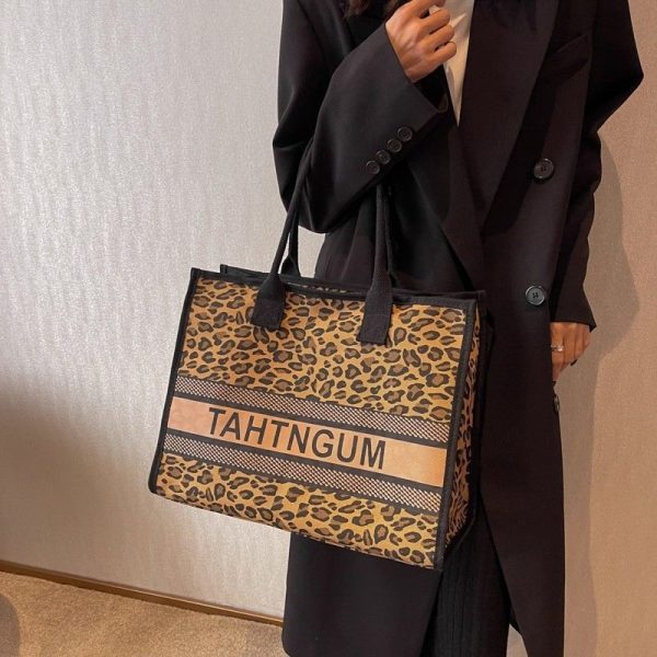 Best-selling leather handbags, wholesale, top-grain leather, multiple trendy designs, durable, global shipping