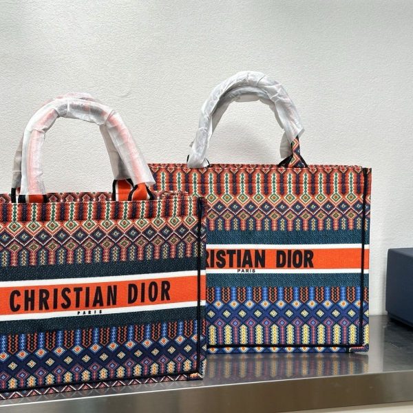 Best-selling leather handbags, wholesale, top-grain leather, multiple trendy designs, durable, global shipping